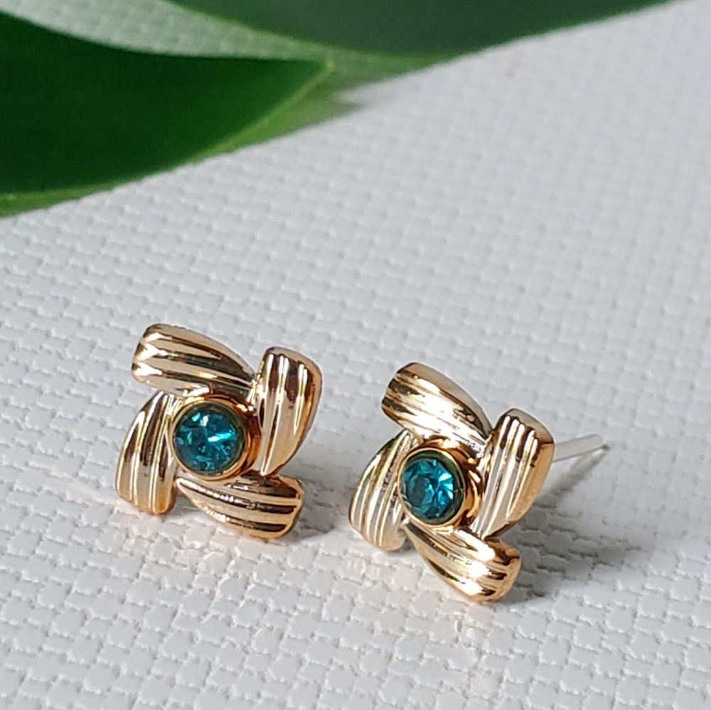 Hypoallergenic Plastic Studs Earrings